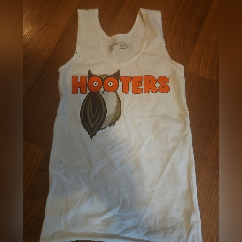 Hooters Tank Size xxs As I